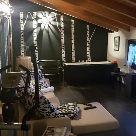 B&B Benessere La Casa Nera Breno Εξωτερικό φωτογραφία