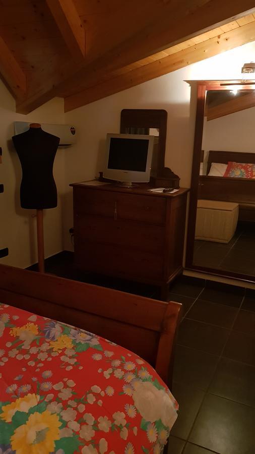 B&B Benessere La Casa Nera Breno Εξωτερικό φωτογραφία