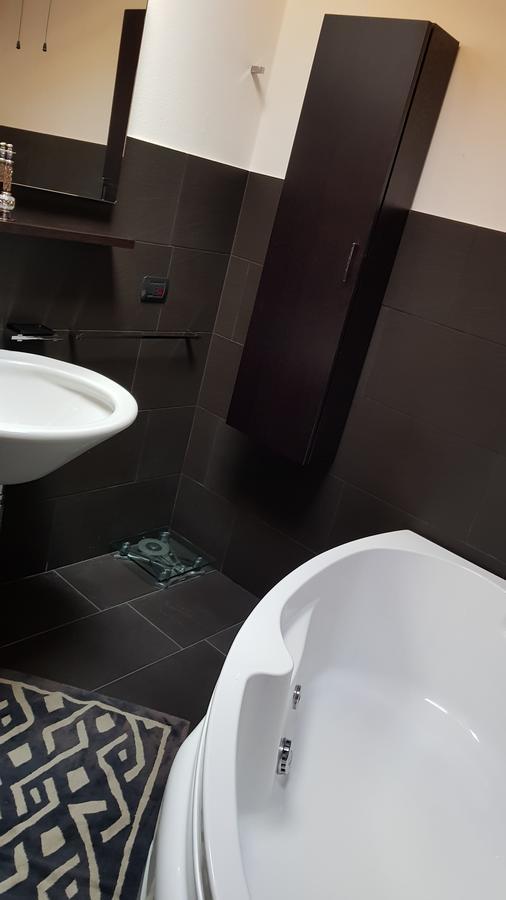 B&B Benessere La Casa Nera Breno Εξωτερικό φωτογραφία